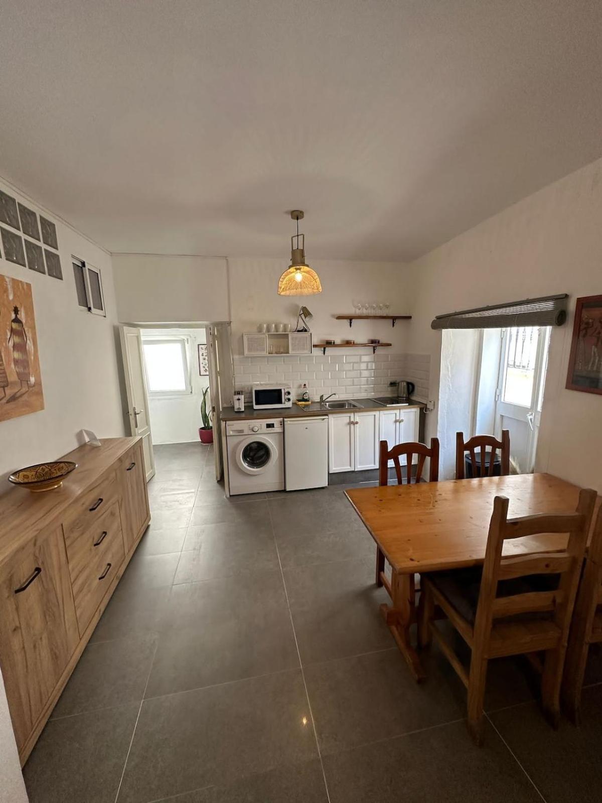 Apartment In Old Town With Roof Terrace And Fibre, Тарифа Экстерьер фото